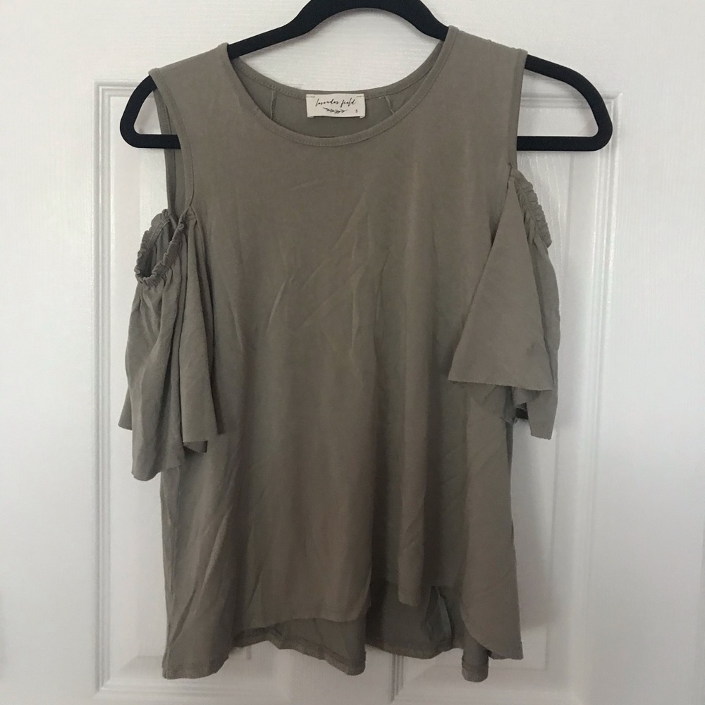 Open shoulder top